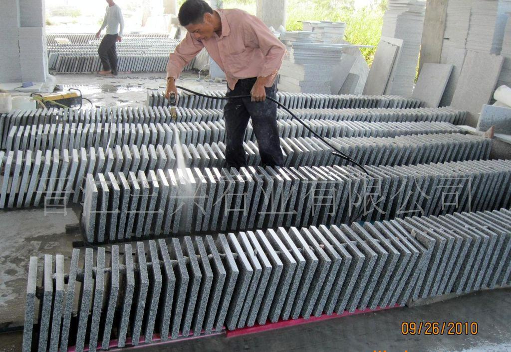 G603芝麻白與巴厝白石材防護 勾花網(wǎng)應(yīng)用詳解