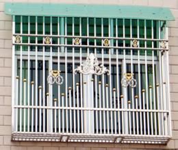 荊州防盜窗選購指南 了解價(jià)格與武漢鑫升偉業(yè)鋼絲繩網(wǎng)的優(yōu)勢